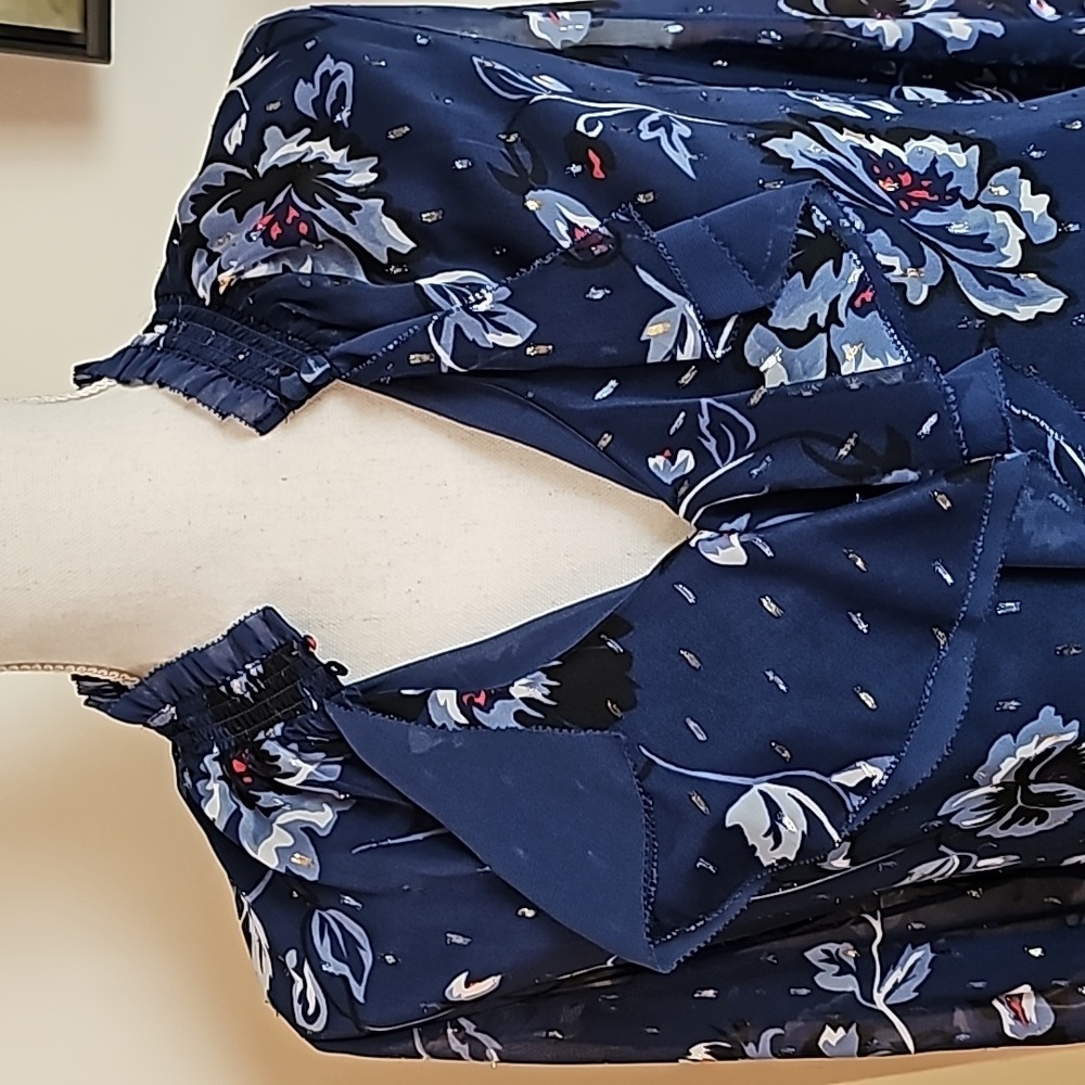 WHBM blouse - Picture 7 of 7